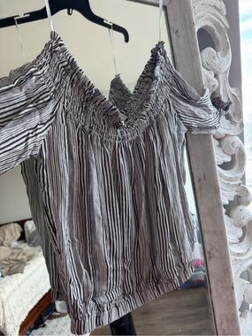 Evereve Black & White Striped Off-Shoulder Camisole